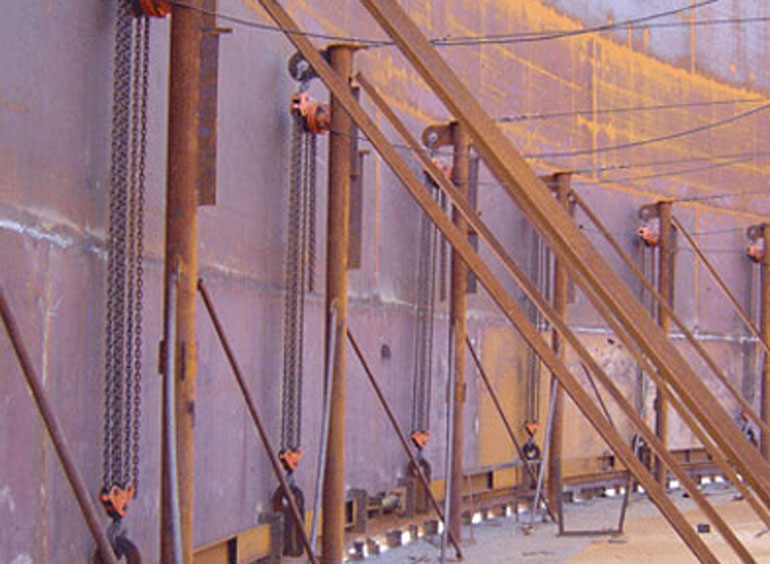 爬架電動(dòng)葫蘆在儲(chǔ)油罐施工應(yīng)用案例
