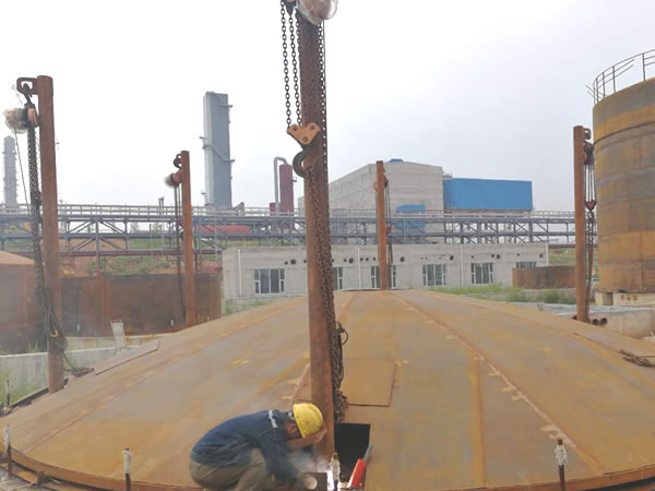 焦油儲(chǔ)罐制造安裝施工現(xiàn)場(chǎng)